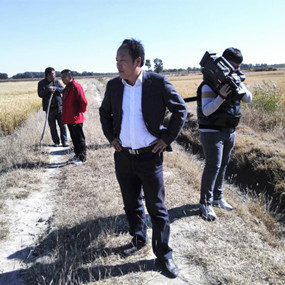 鹽堿地種植水稻當年取得成功—2014年吉林省鎮(zhèn)賚縣電視臺新聞報道(圖4) 鹽堿地種植水稻當年取得成功—2014年吉林省鎮(zhèn)賚縣電視臺新聞報道(圖4)