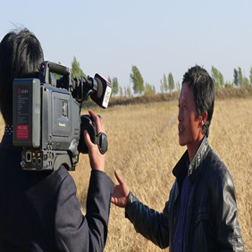 2011年央視7套記者王洪明赴黑龍江肇東采訪鹽堿地改良種稻全紀(jì)錄(圖6) 2011年央視7套記者王洪明赴黑龍江肇東采訪鹽堿地改良種稻全紀(jì)錄(圖6)