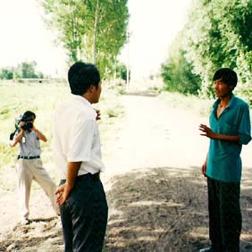 2002年新疆兵團農(nóng)七師131團鹽堿地改良種甜瓜示范(圖1)